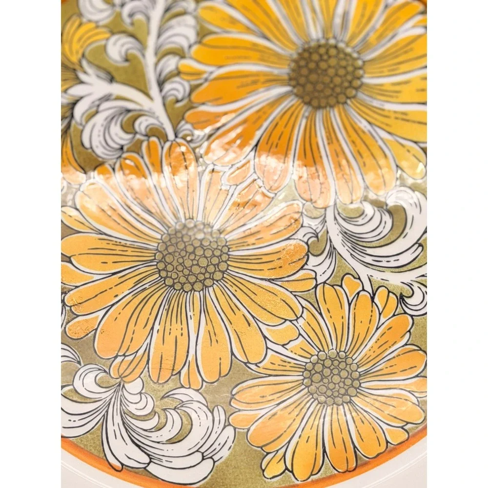 Mikasa Vintage 1970s Retro Floral Dinner Plate Yellow Orange Daisy MCM 10.5 Inch